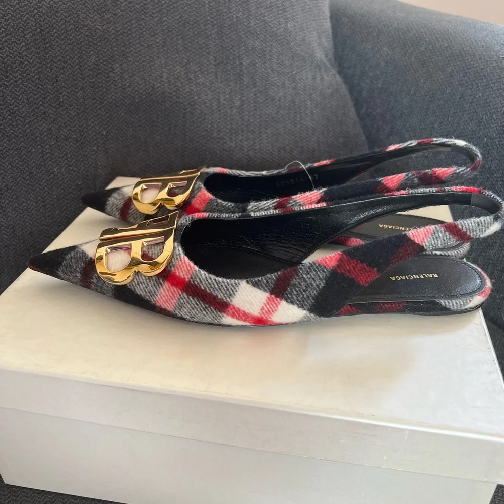 Balenciaga - Picture 2 of 2